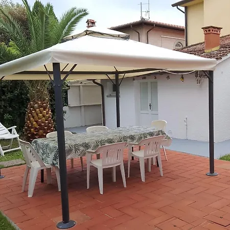 Casina Del France Daire Forte dei Marmi
